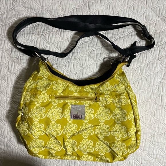 HAIKU Amble Hobo in black with yellow interior - Picture 3 of 4